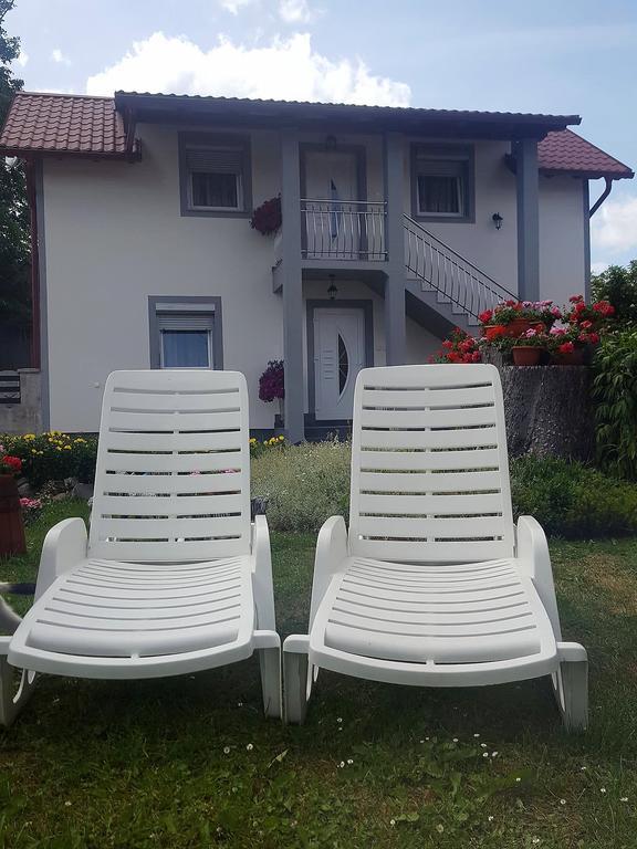 Guesthouse Samolov Vrhovine 外观 照片