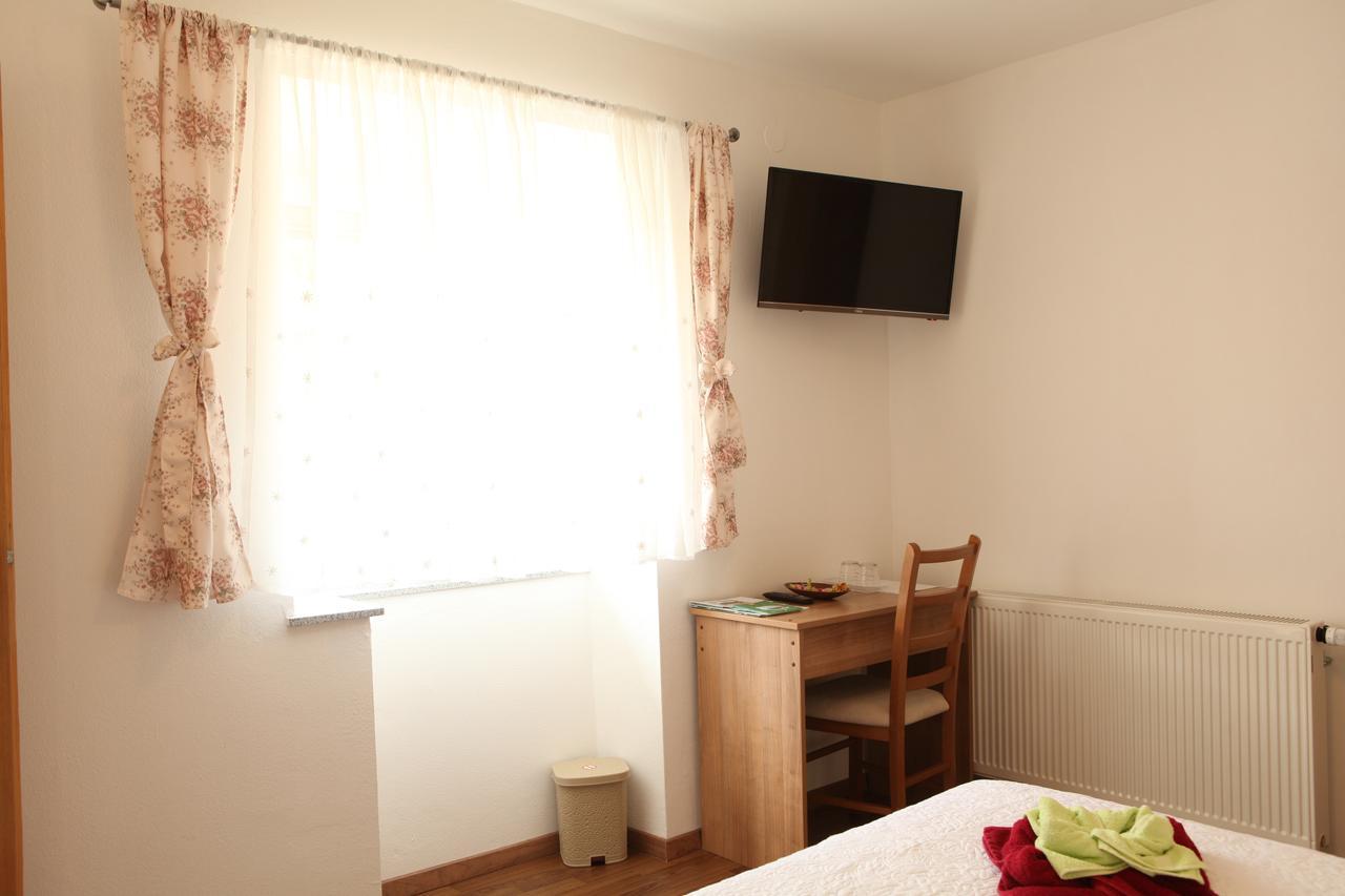 Guesthouse Samolov Vrhovine 外观 照片