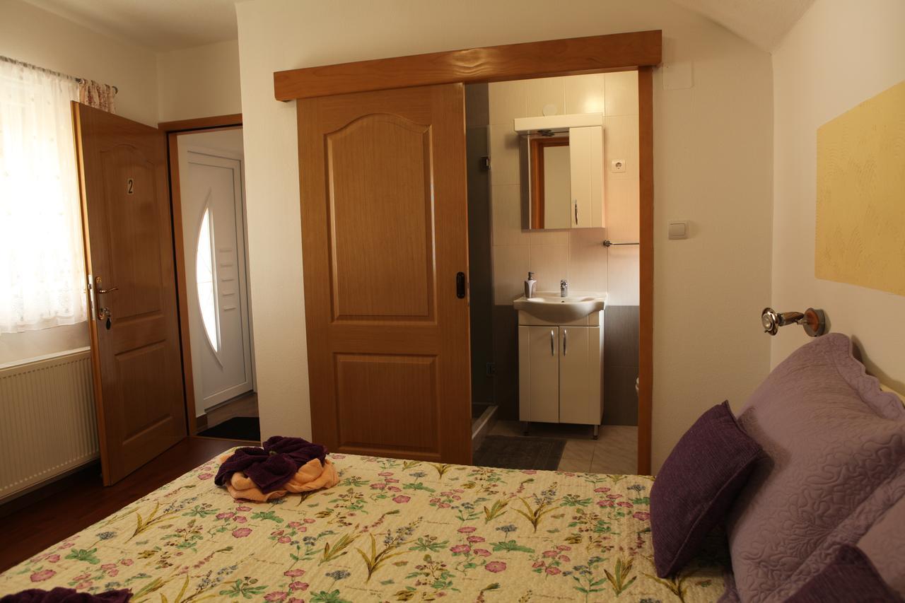 Guesthouse Samolov Vrhovine 外观 照片