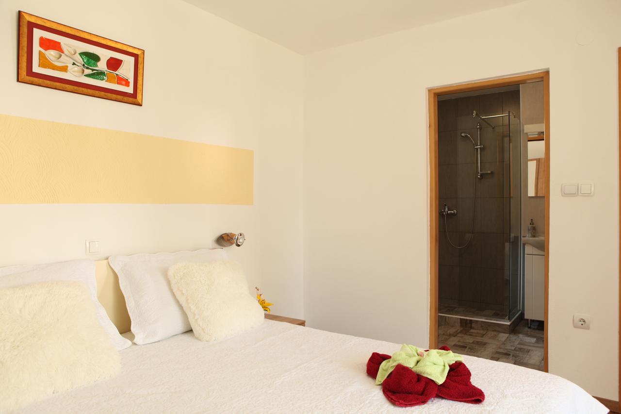 Guesthouse Samolov Vrhovine 外观 照片