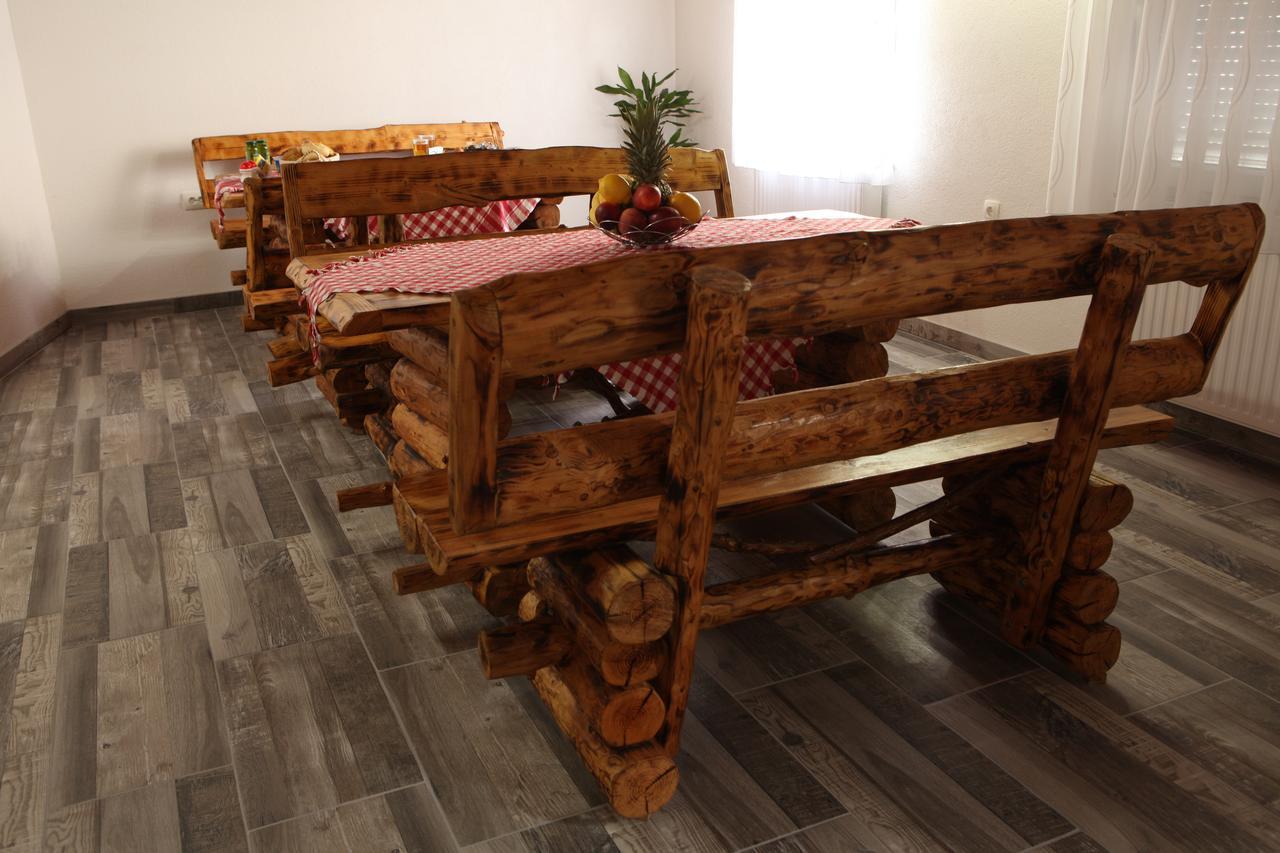 Guesthouse Samolov Vrhovine 外观 照片