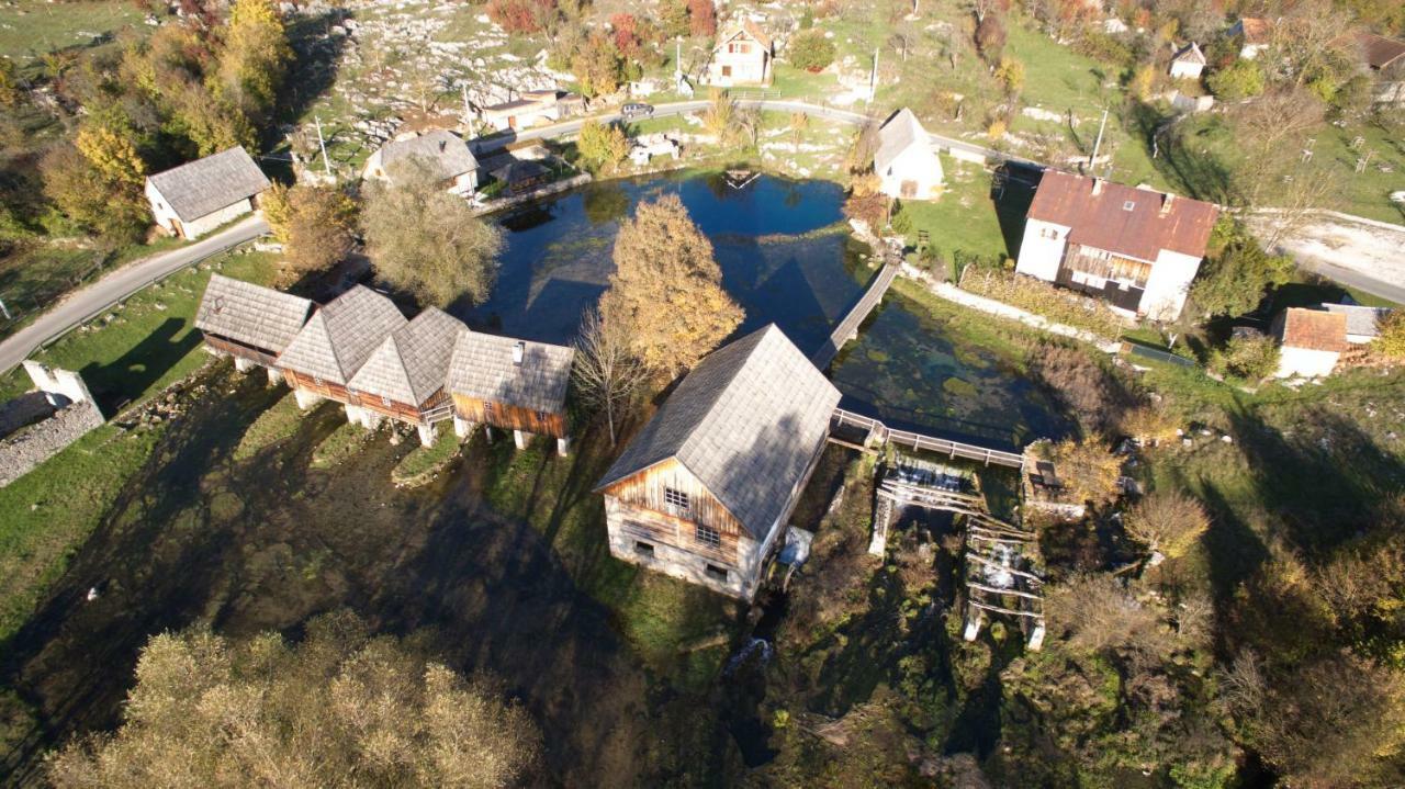 Guesthouse Samolov Vrhovine 外观 照片