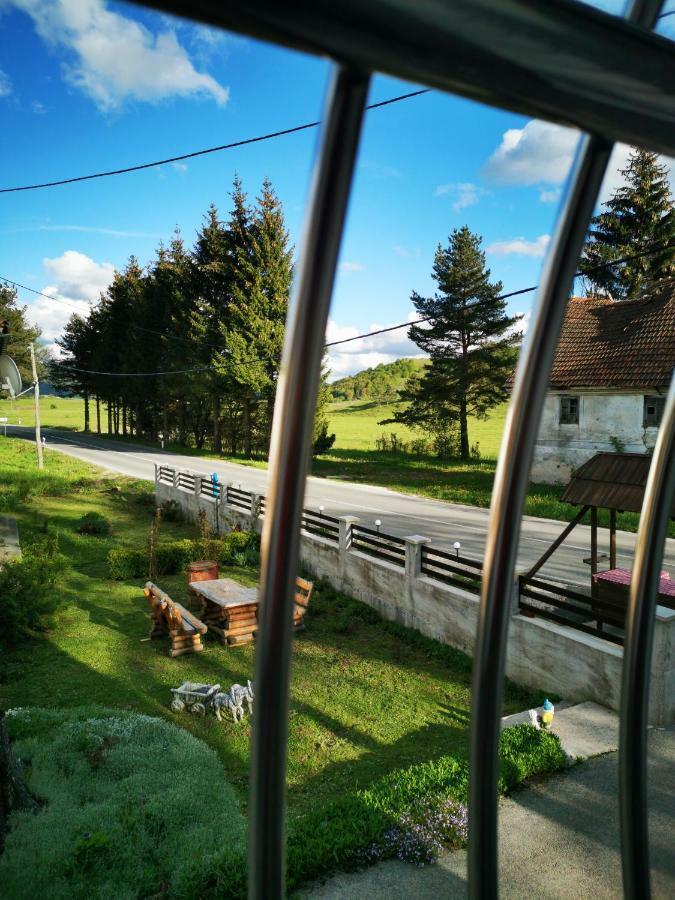 Guesthouse Samolov Vrhovine 外观 照片