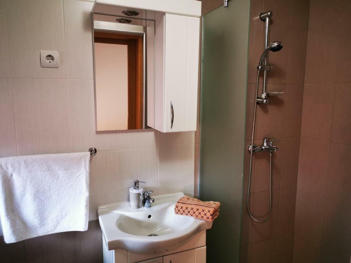 Guesthouse Samolov Vrhovine 外观 照片