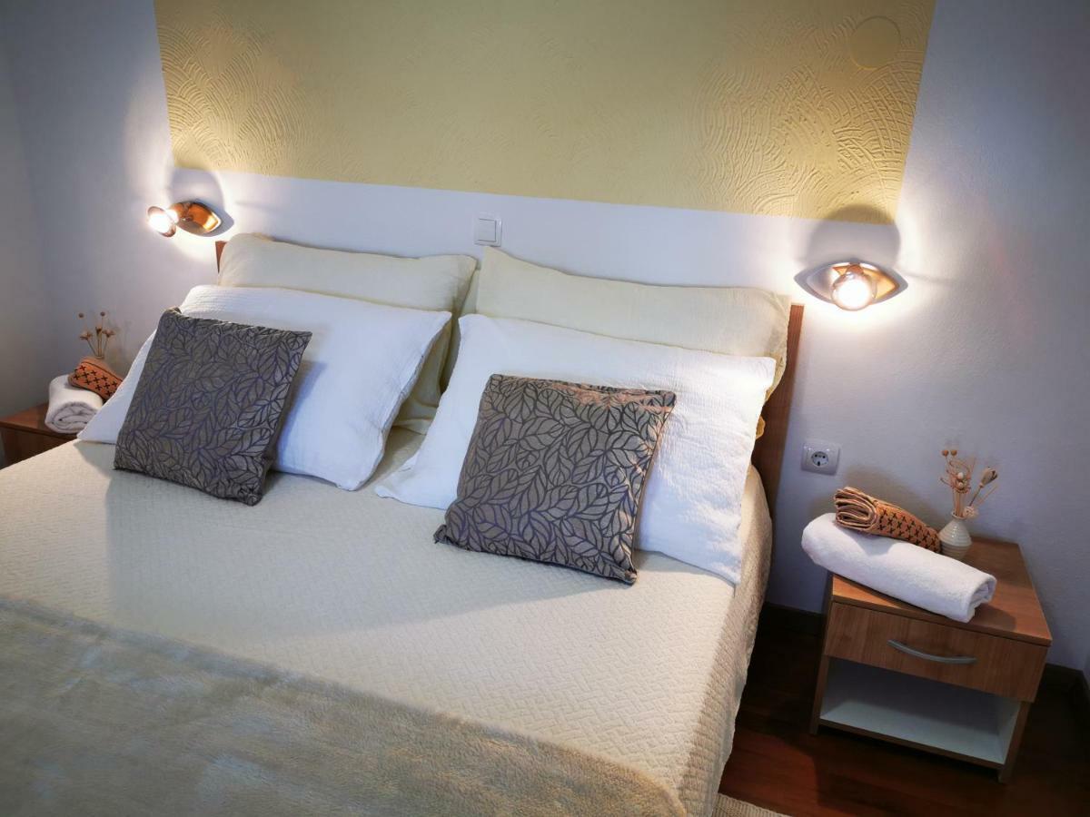 Guesthouse Samolov Vrhovine 外观 照片